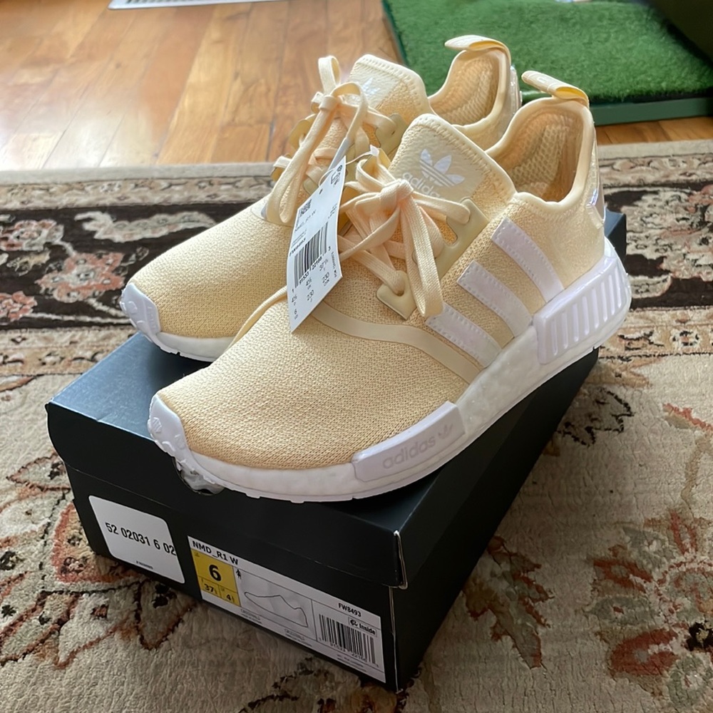 BNWT Adidas NMD